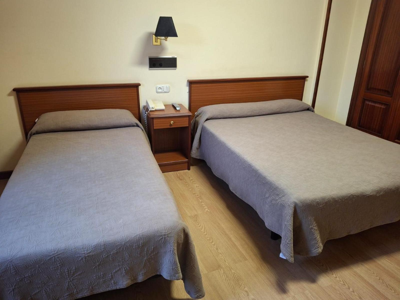 Hotel Capital De Galicia Santiago de Compostela Bagian luar foto